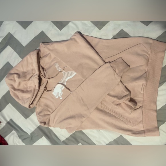 Puma Hoodie in Small size🤍 - Picture 2 of 3